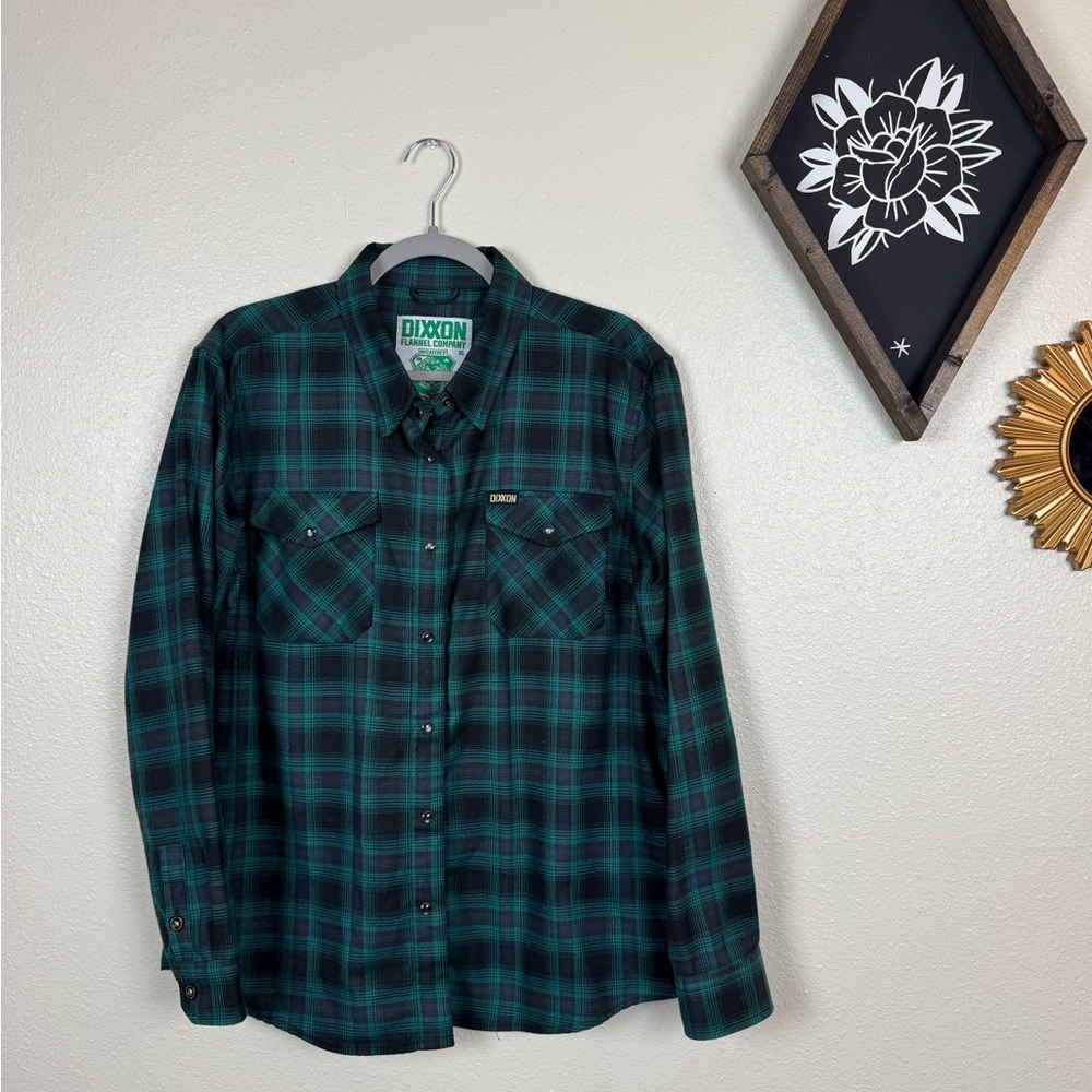 DIXXON Flannel Co. Womens Green and Black Button Up. McCaffrey. XL